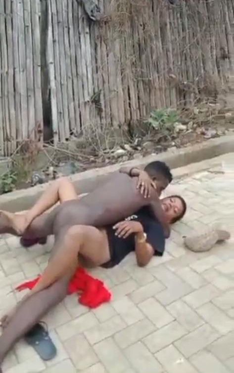 Naked Couple Caught Having Sex In Public In Broad Daylight In Abuja Nigeria Part