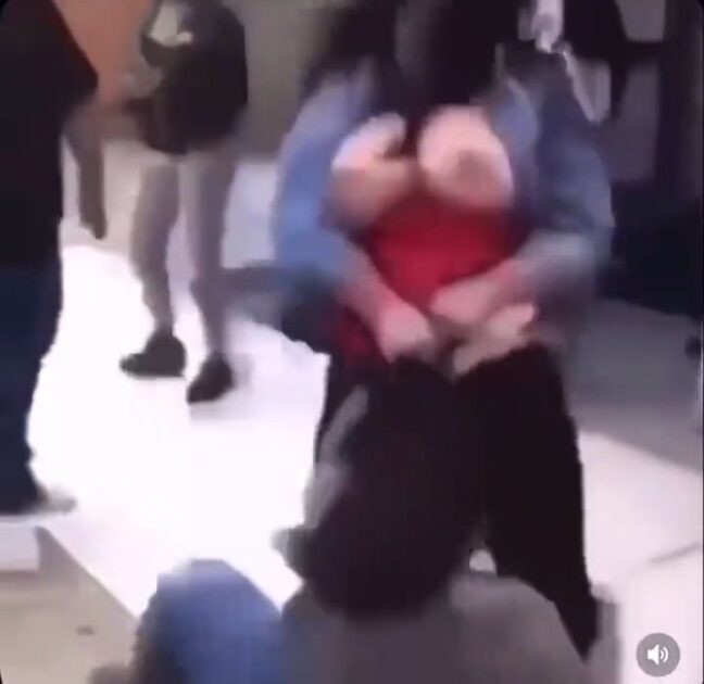 Big breasts exposed as girlfriend fights sidechick in public (18+)