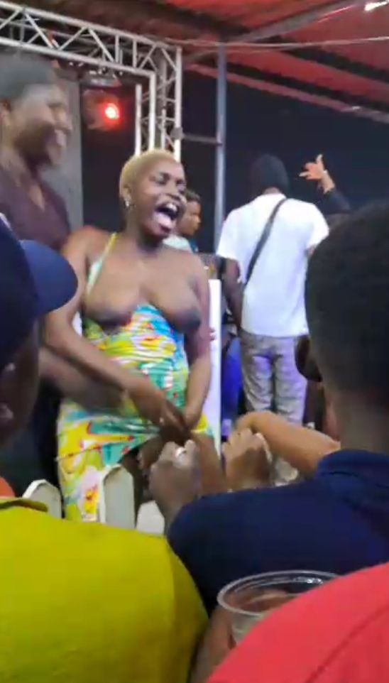 Breasts Pop Out In Public As African Girl Gets Caught Doing It At A Party  (18+) – Wow News
