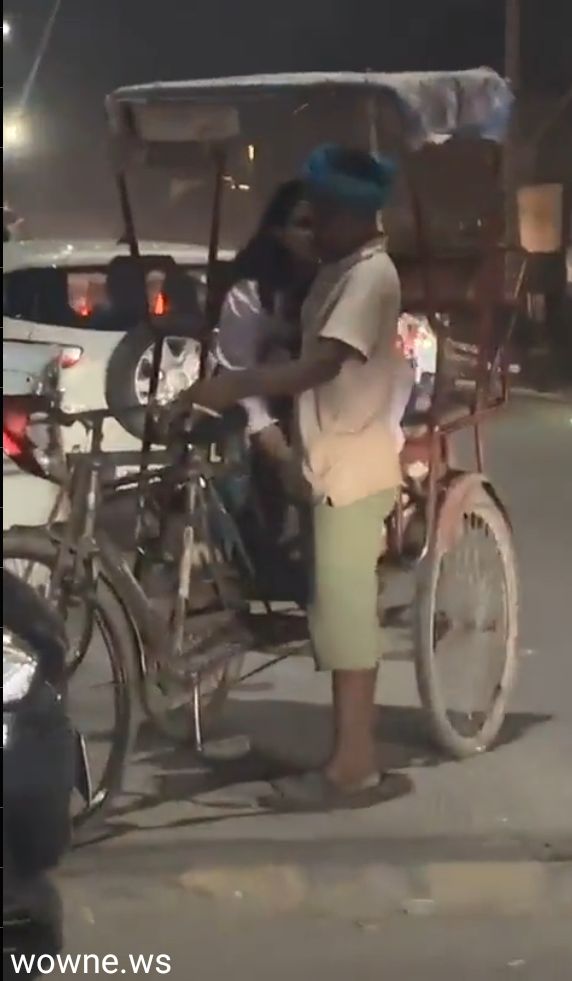 Rikshaw Sex - Indian Woman Caught Having Sex With Rickshaw Puller In Public (18+) â€“ Wow  News
