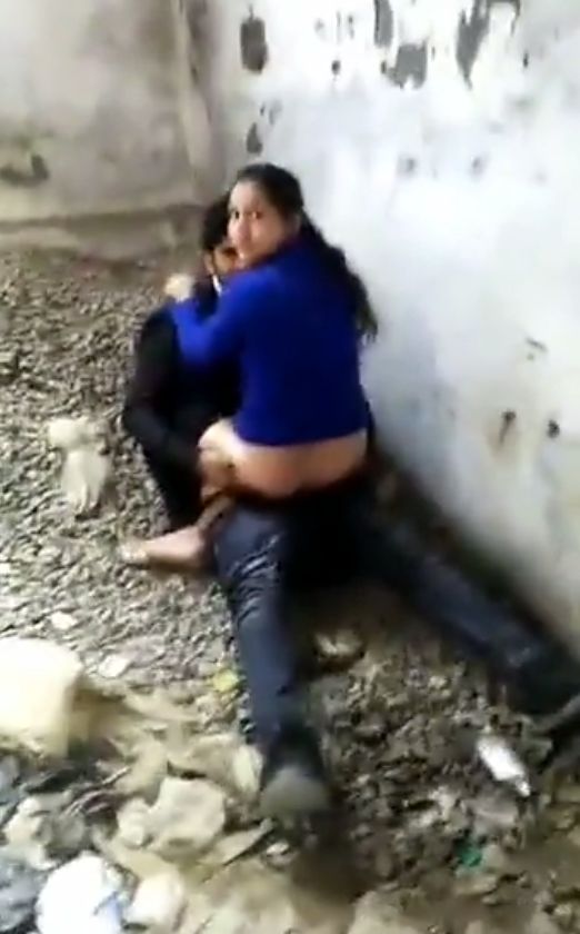 522px x 840px - Indian Couple Caught Having Sex In An Abandoned Building In Public (18+) â€“  Wow News