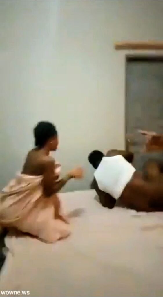Kenyan Man Caught Naked Having Sex With Cheating Married Woman And Beaten In Public (18+) Screenshot_20251028-091032