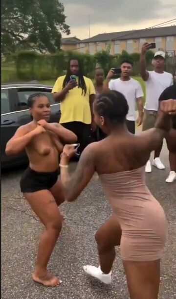 Boobs Out As 2 Beautiful Black Girls Fight Over A Man In Public, Part I